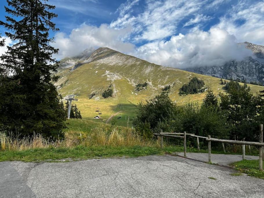 Appartement La Clusaz Avec Terrasse Sur Les Pistes De Ski Маниго Экстерьер фото